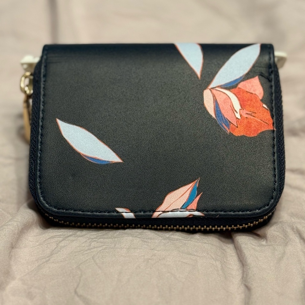A New Day NWT Compact Mini Zip Around Card Holder Wallet Navy Blue Floral